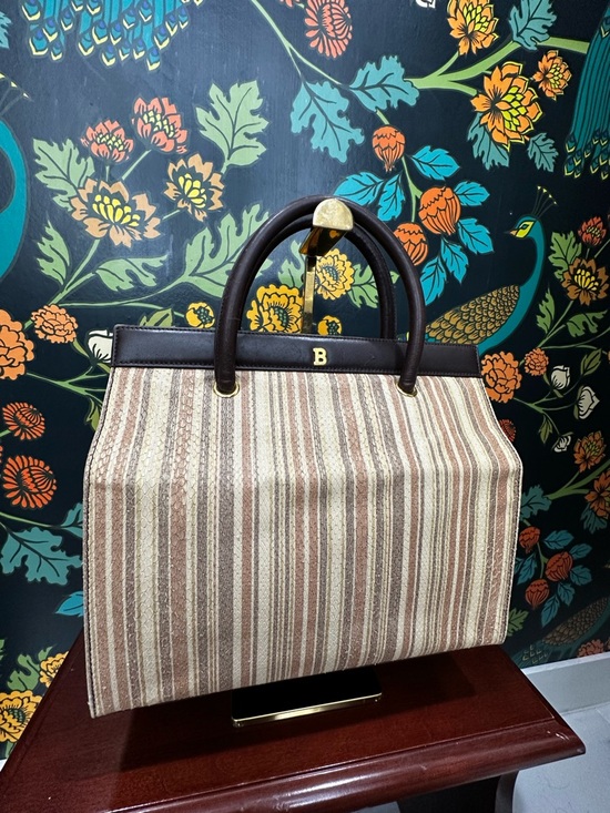 Vintage 1970s Bally Leather Lined Embossed Leather Tote - Picture 5 of 15